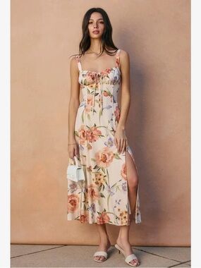 🆕🤍FLORAL CORSET DRESS